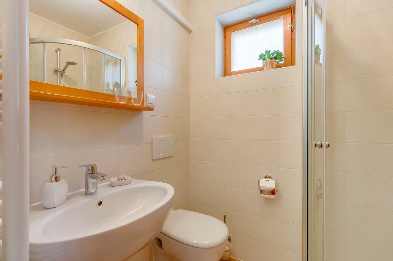 מאלי לוסיניי Apartman Pia מראה חיצוני תמונה