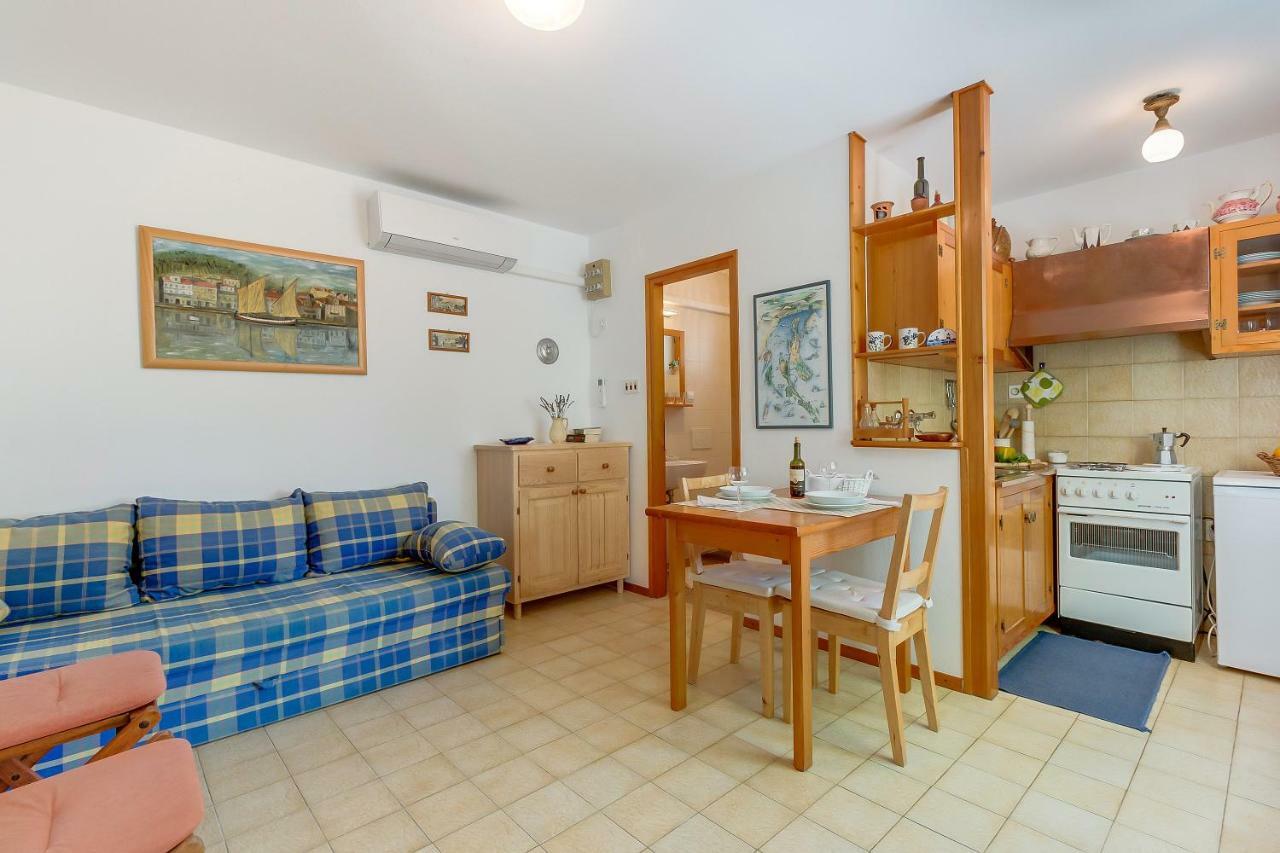 מאלי לוסיניי Apartman Pia מראה חיצוני תמונה